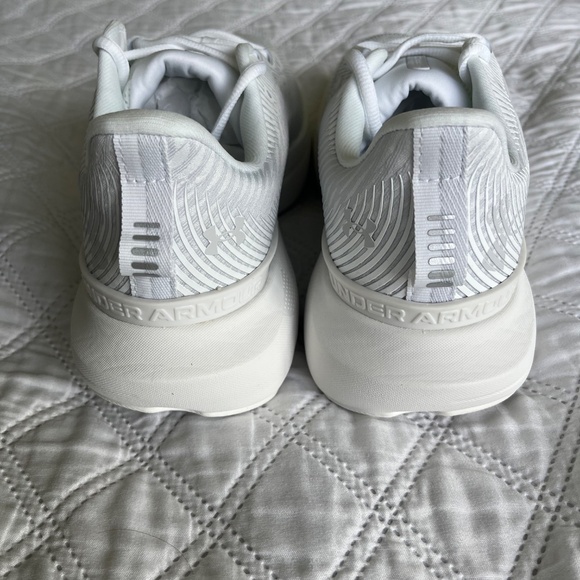 NIB Under Armour Infinite Pro Hovr Sneakers - Picture 5 of 6